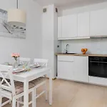Daire Beautiful Czarnieckiego With Balcony By Renters *