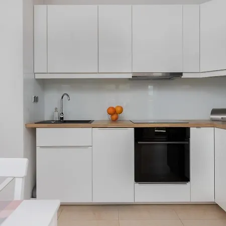 Διαμέρισμα Beautiful Czarnieckiego With Balcony By Renters