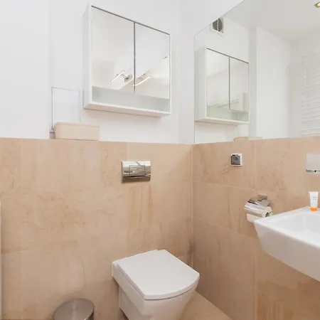 Διαμέρισμα Beautiful Czarnieckiego With Balcony By Renters