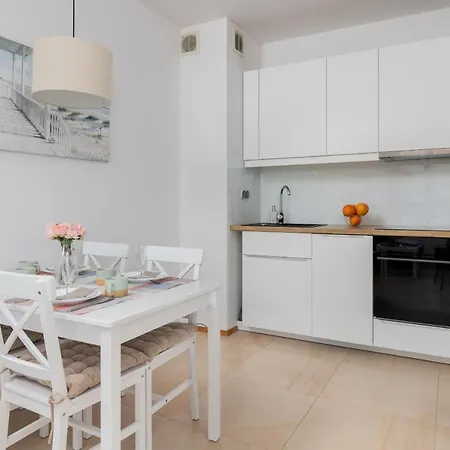Daire Beautiful Czarnieckiego With Balcony By Renters *