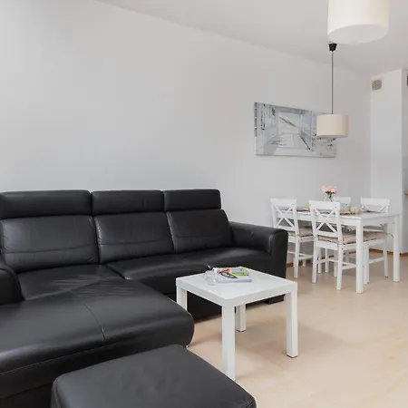 Beautiful Czarnieckiego With Balcony By Renters * Gdynia