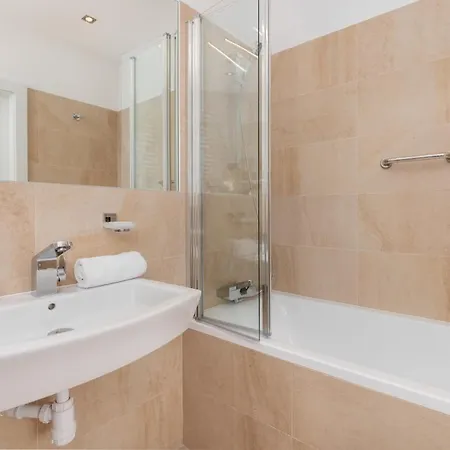 Beautiful Czarnieckiego With Balcony By Renters Daire *