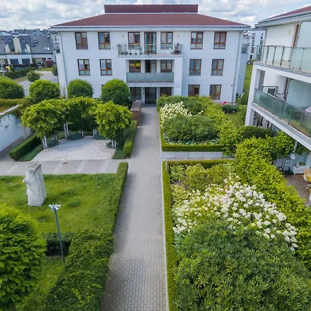 Beautiful Czarnieckiego With Balcony By Renters Daire *