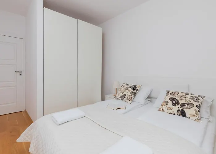 Lejlighed Beautiful Czarnieckiego With Balcony By Renters